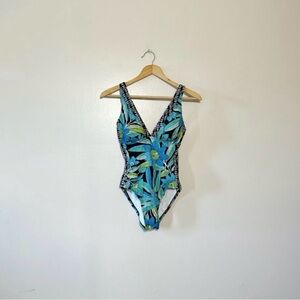SALE! Colorful Croft & Barrow One-Piece Swimsuit Size 10 EUC